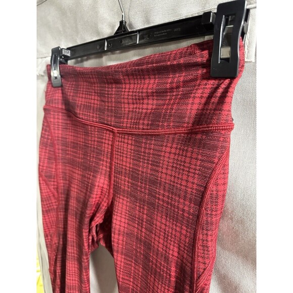 OUTDOOR Voices Move Free 7/8 Legging in Pomegranate Plaid Size Small Compression - Picture 3 of 7